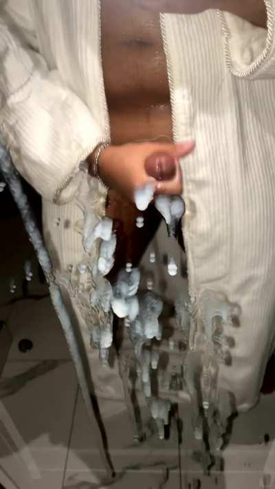 Would you apply to be my cumslut? 👀