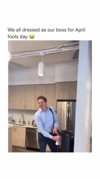 Now that's a fun work environment!