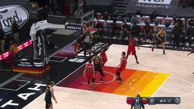 [Highlight] Clarkson blows by his defender with a spin move and drives to the rim for the poster dunk!