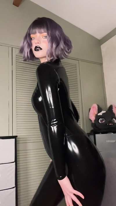 Touching my latex body, you can’t look away!