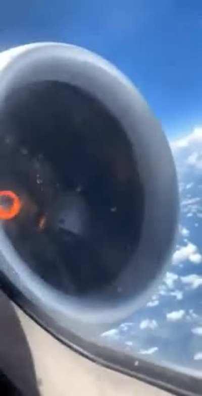 A plane with a broke engine