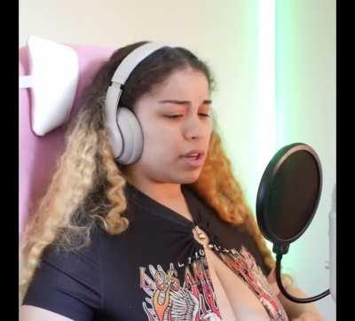 I see why she said she was wild for wearing this shirt👀😂