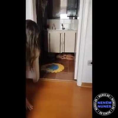 Mlk gastou 1000 reais em joguinho de celular