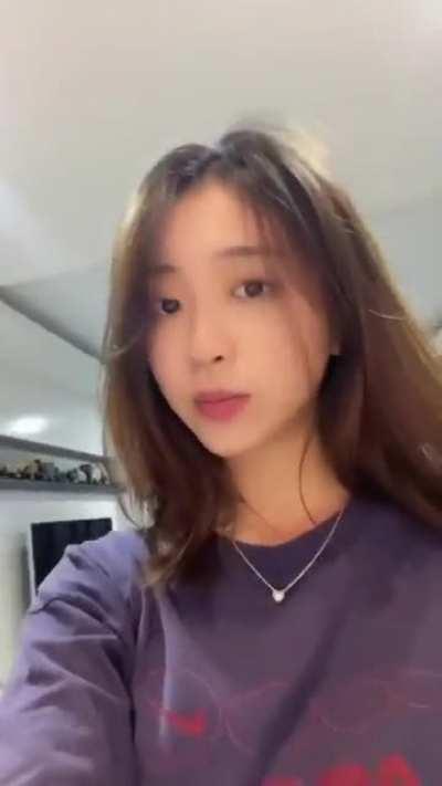 Mashallah, Allah bless this girl and her great mouth