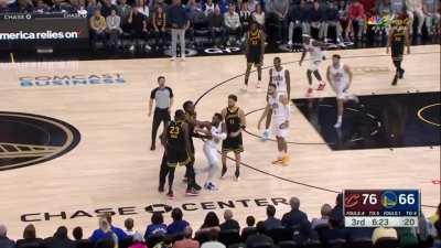 [Highlight] Things get heated after Donovan Mitchell retaliates to a Draymond Green shove. Draymond Green has received a 2nd technical foul and has been ejected