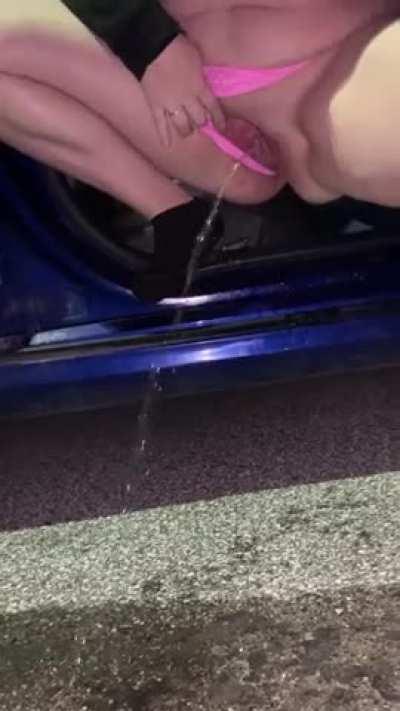 I just couldn’t hold it.. [OC] [32F]