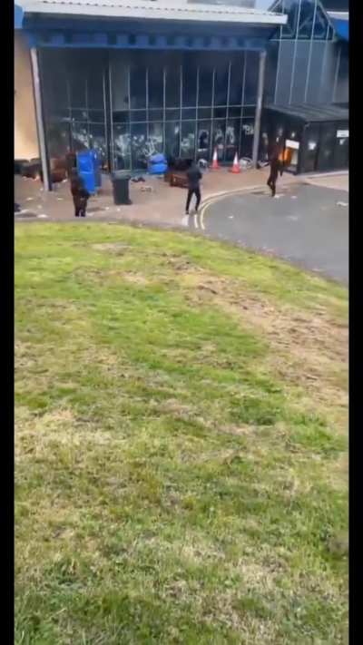 Mob of Ulster Unionists target immigrants in sports centre in Northern Ireland