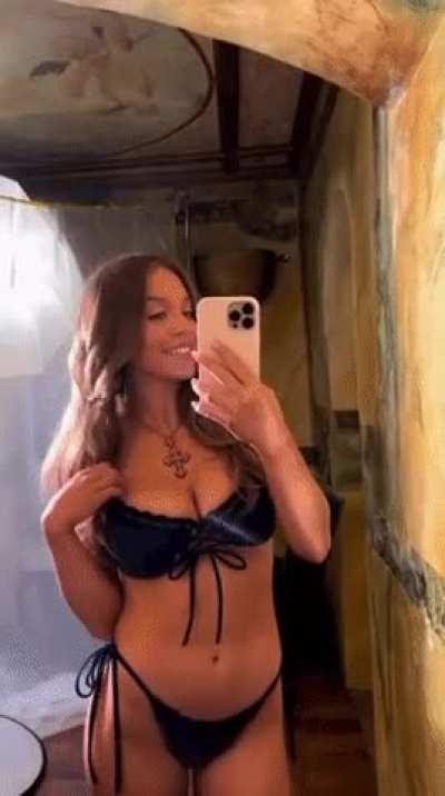 Sydney for Frankies Bikinis (3.28.23)