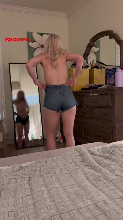 Watch me get dressed