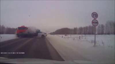 28-year-old unlicensed driver dies after crashing into a truck in Russia, 08.01.2016