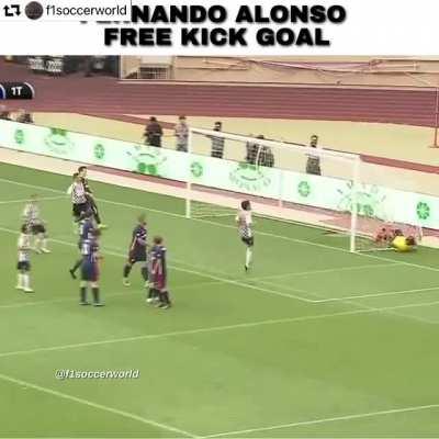 Unpopular opinion: This video is better than most superhero crossover movies these days.