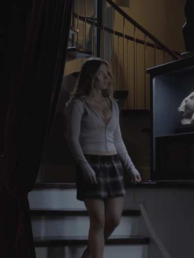 Bouncing down the stairs in The Housemaid (2025)