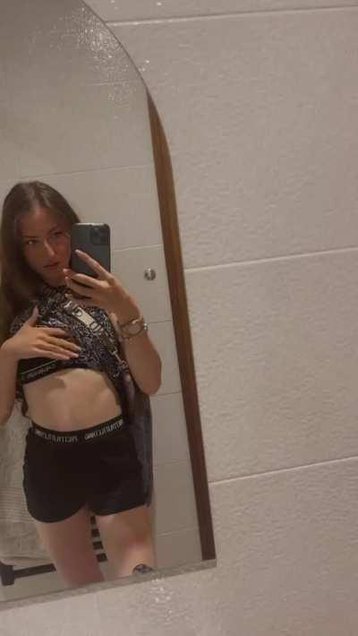 💥30% off my page!💥 U.K. petite baddie 😏