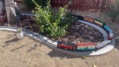Nonstandard garden railroad