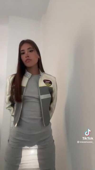 Umm, That’s Not Her Hands