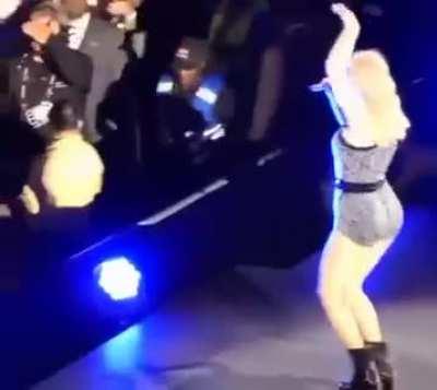 The body of a Goddess and I want to tame it