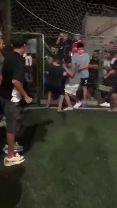 Partido en una canchita de Longchamps terminó en una pelea todos contra todos