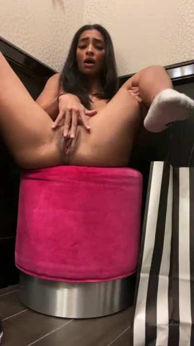 Niggas retarded, she is not a tranny 😂