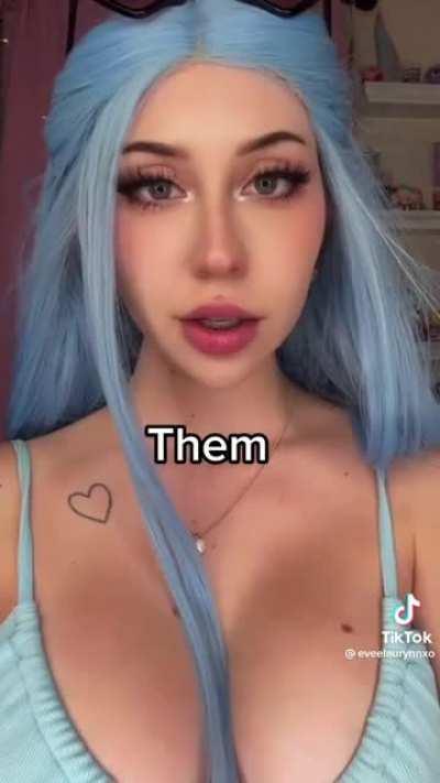 They cant keep their eyes of my little friends ☺️ / eveelaurynnxo