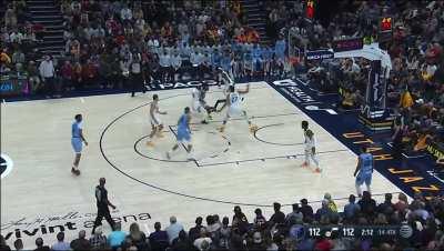 [Highlight] Rudy Gobert blocks Ja Morant's shot and Bogdanovic hits a three on the other end to give the Jazz the lead with 2 minutes remaining.