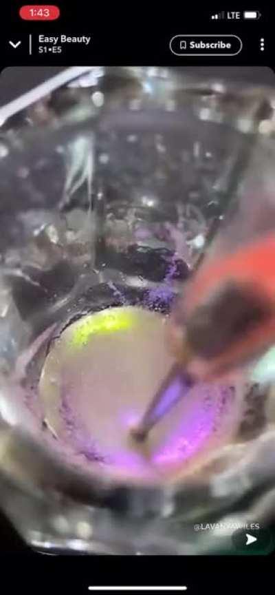 Hassle-free way to get colored goo in your eyeballs