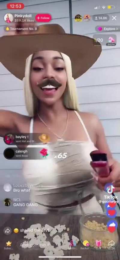 Whoriana in her live stream era 💀