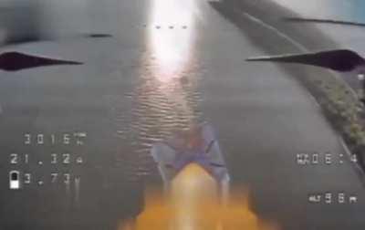 
A Russian drone chases a Ukrainian speed boat carrying 4 Ukrainian soldiers and critically hits it.
