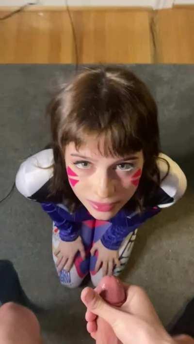 I got a big load dumped onto my face in my d.va cosplay🥰(19f OC)