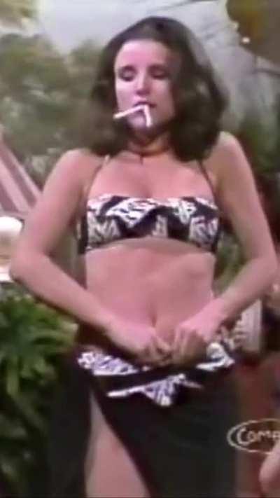 23 year old Julia Louis-Dreyfus in SNL, 1984