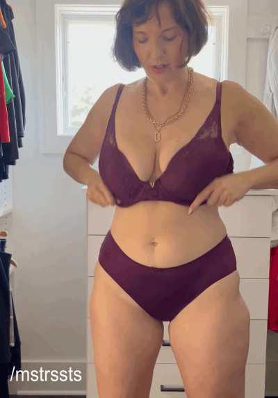 Giving the next 10 fans 20% off my fan page today, come join the party 🎉