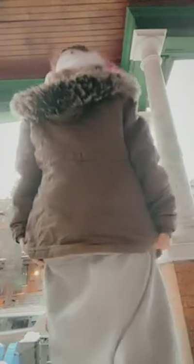 I hope no one has see me