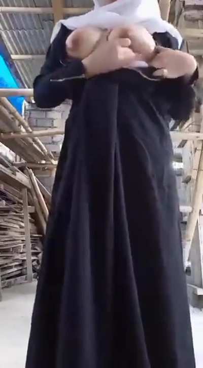 Big tits hijabi whore
