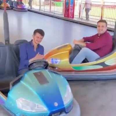 Доброе утро! По пути на работу я наткнулся на ролик Улыбашки, тема которого пересекается с моей профессией (нет, постить хуйню в интернетиках это не моя профессия) и хочу поделиться этим видео с вами.