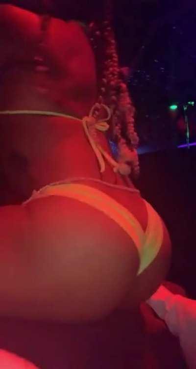 Can I give u a dance?😉