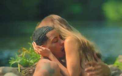 Samara Weaving doing it