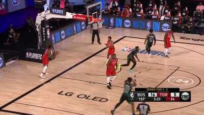 [Highlight] Theis gets the block and Jaylen Brown posterized OG Anunoby