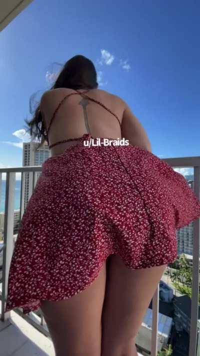 The wind feels so good on my cheeks!!