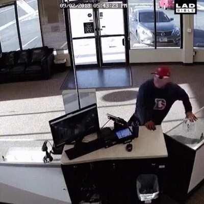 Robber tries to rob a store