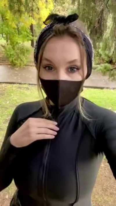 stranger caught she flashing tits in the public park