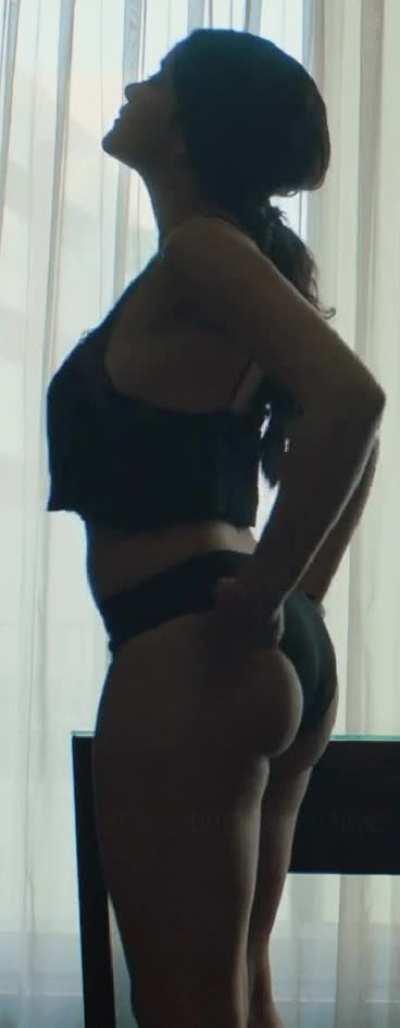 Ever since I saw her on Narcos iv been obsessed with that ass