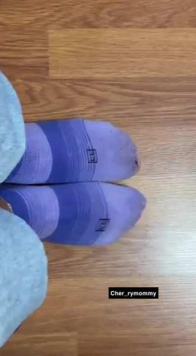 Come burry your face in my stinky ripped up socks