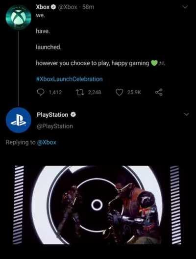 PlayStation congratulating Xbox on Twitter.