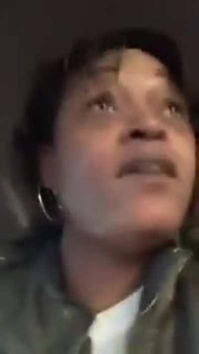 Woman freaking out over armed business owners in Chicago