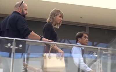 Sexy as hell in this outfit 😍