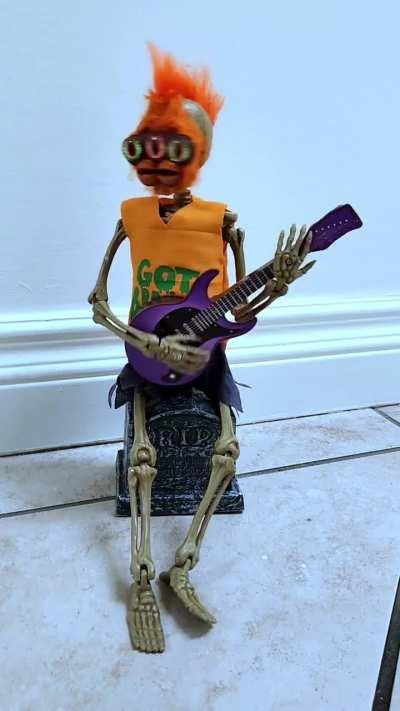 My mom is afraid of skeletons, especially this one 