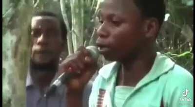 Formația alb închis vă dedică