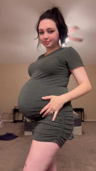 Went out with friends tonight…like my outfit?🤰🏻🖤😜