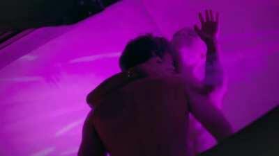 Valentina Pahde - Sunny S01E05 (2020)