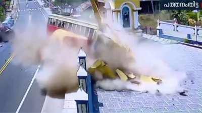 KSRTC bus accident in Konni Pathanamthitta, three victims critical