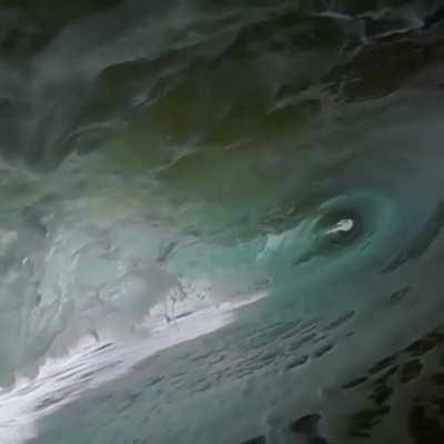 Dude’s got balls 🌊 📸